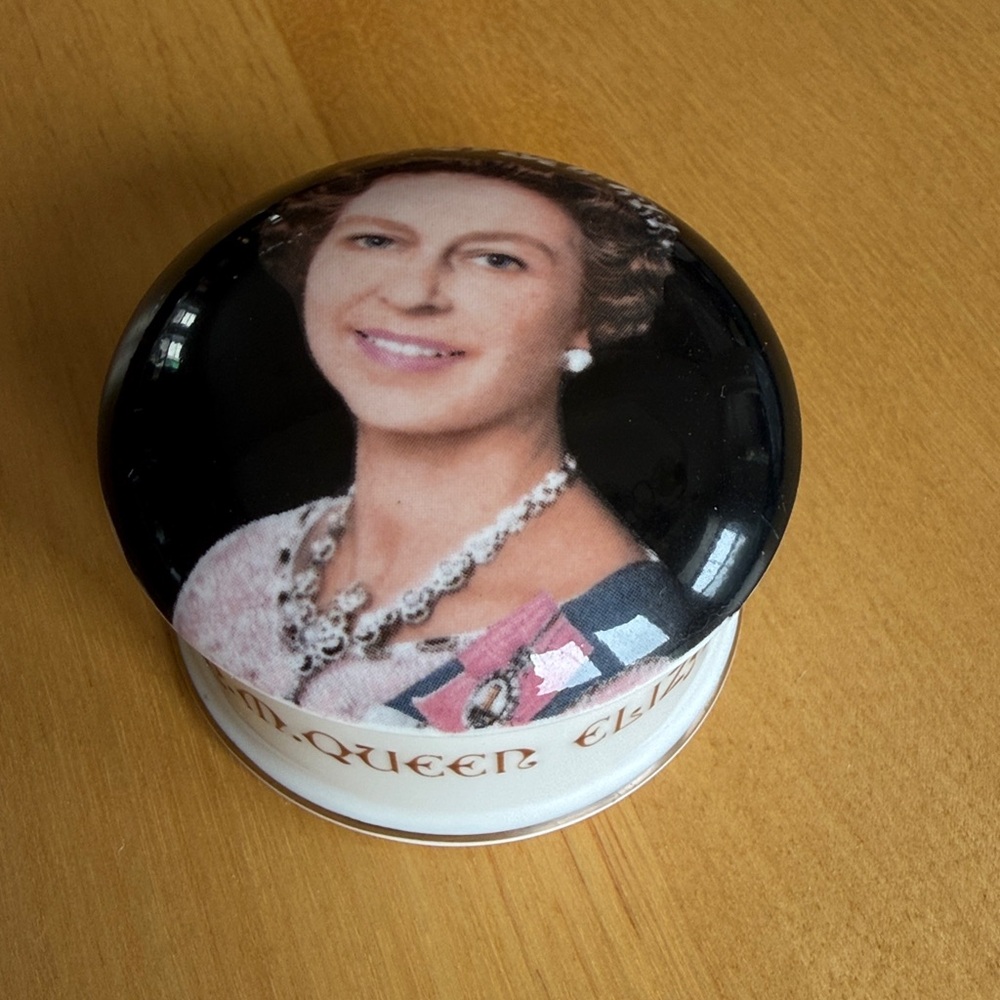 Crown Silver Jubilee Trinket Box